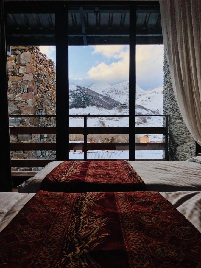 Capra Hotel Kazbegi Buitenkant foto