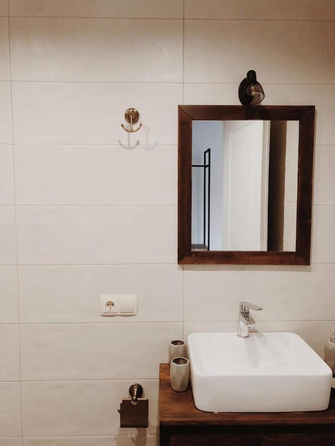Capra Hotel Kazbegi Buitenkant foto