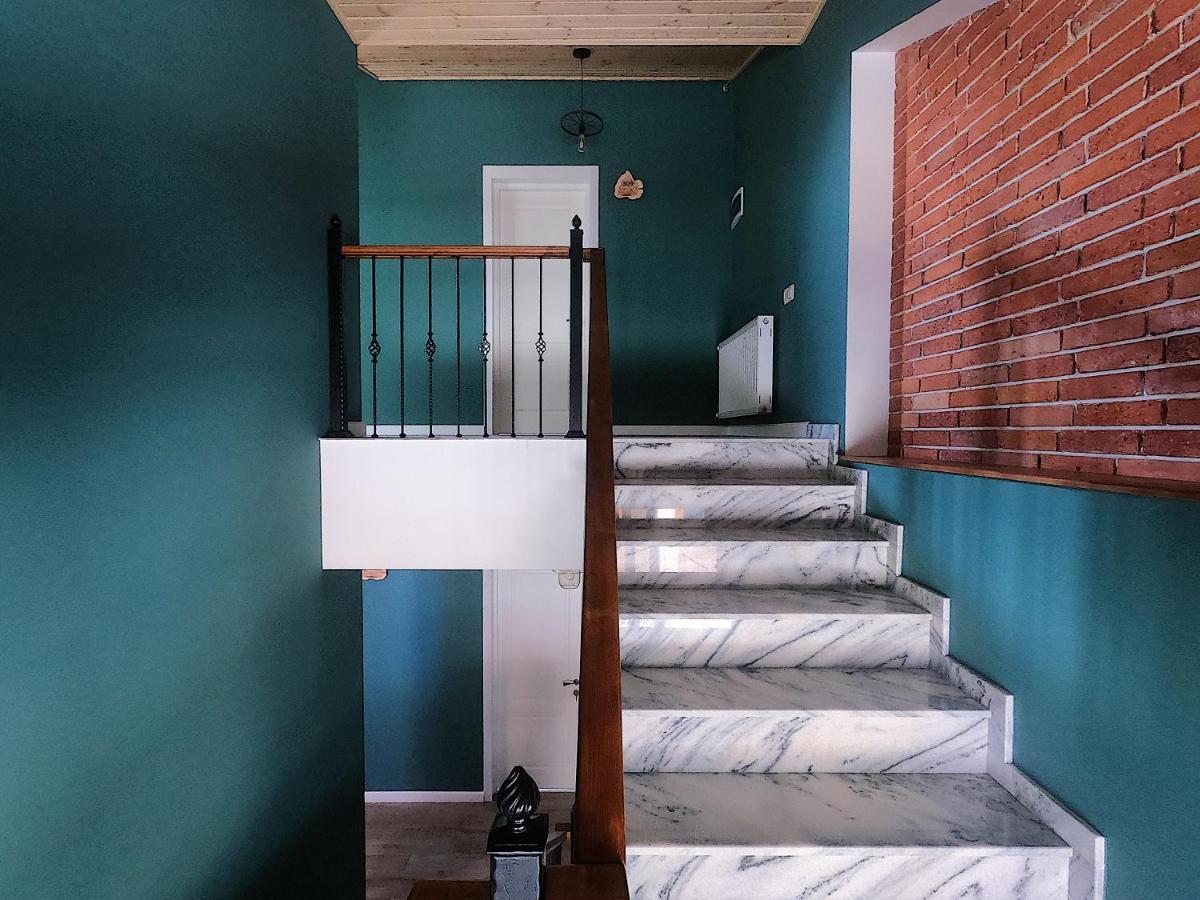 Capra Hotel Kazbegi Buitenkant foto