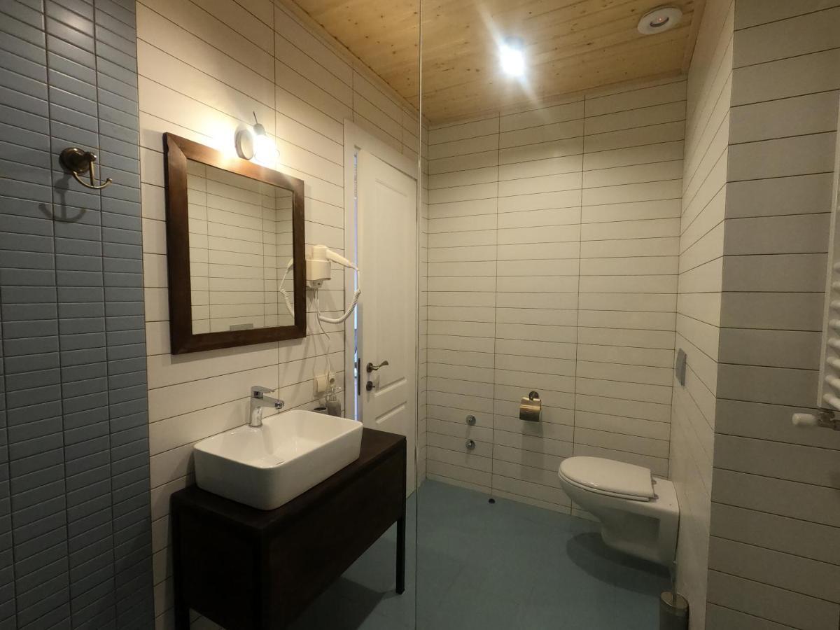 Capra Hotel Kazbegi Buitenkant foto