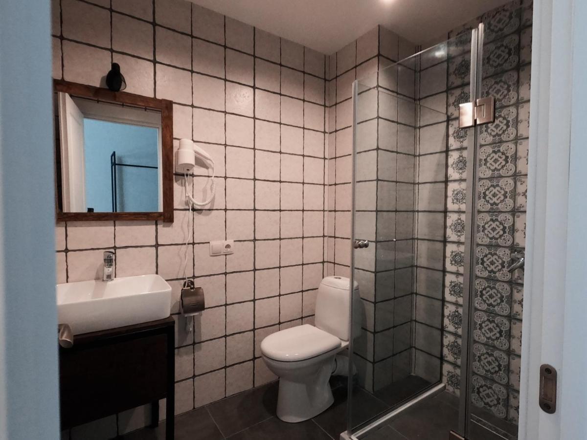 Capra Hotel Kazbegi Buitenkant foto