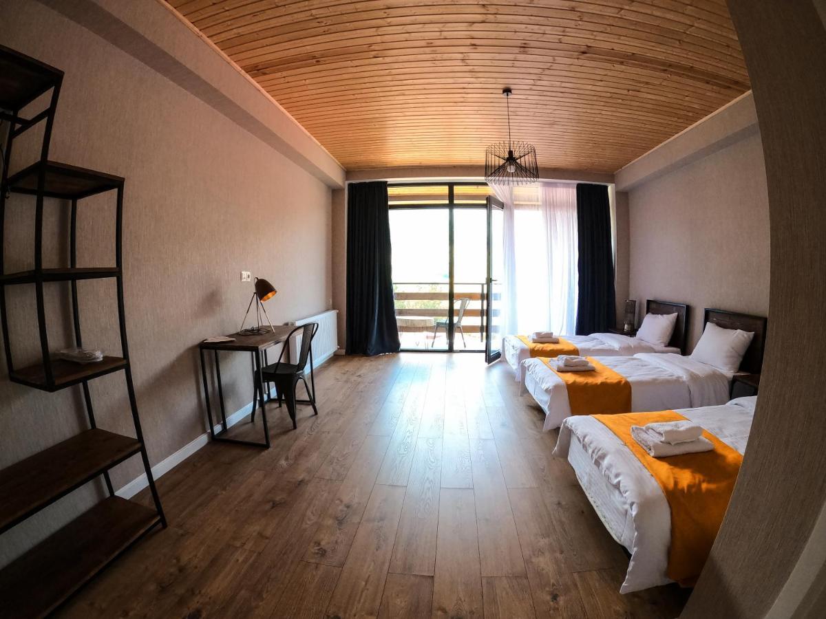 Capra Hotel Kazbegi Buitenkant foto