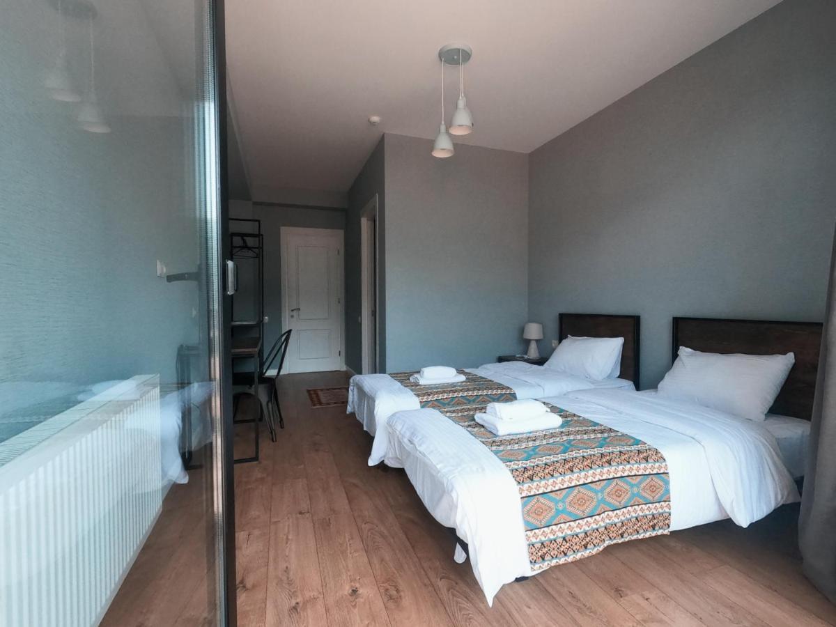 Capra Hotel Kazbegi Buitenkant foto