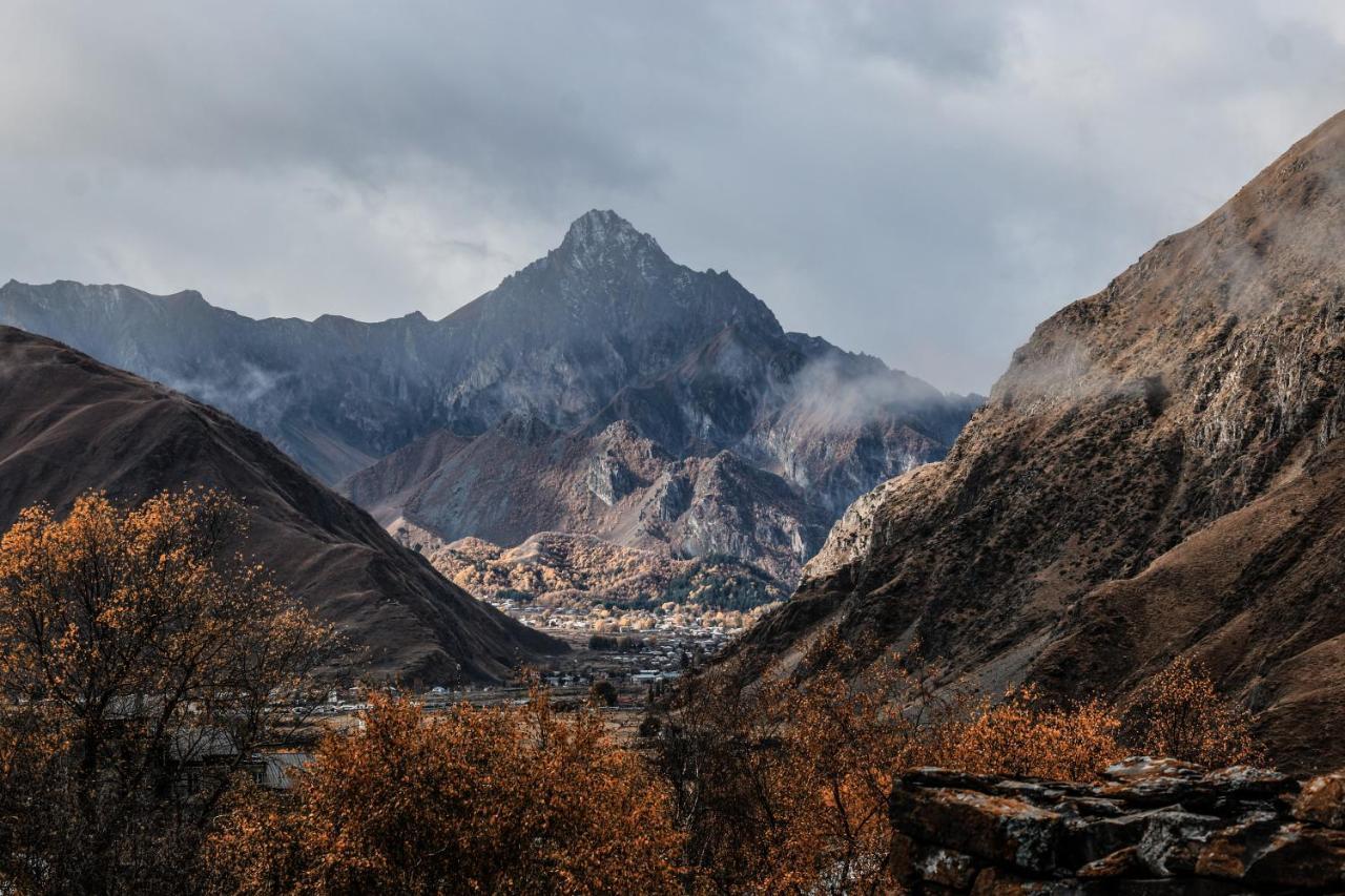 Capra Hotel Kazbegi Buitenkant foto