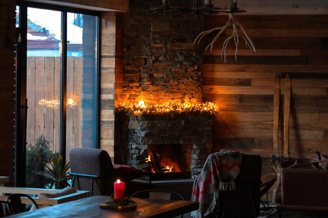 Capra Hotel Kazbegi Buitenkant foto
