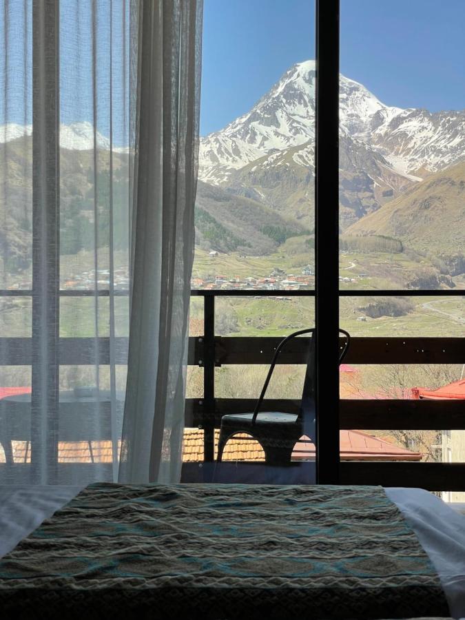 Capra Hotel Kazbegi Buitenkant foto