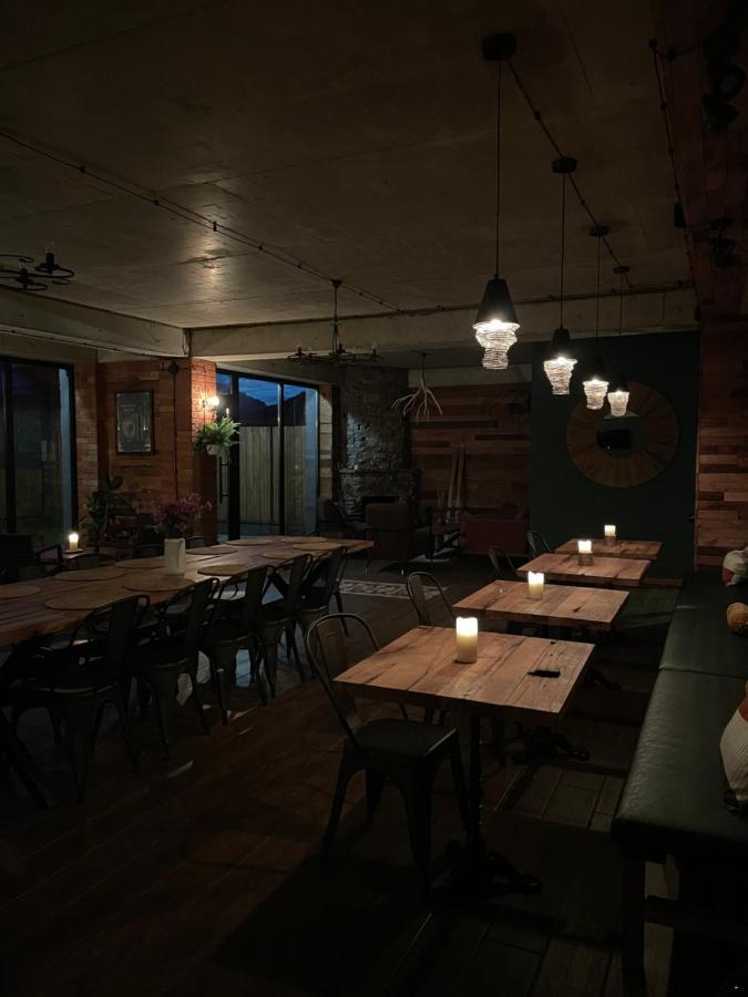 Capra Hotel Kazbegi Buitenkant foto