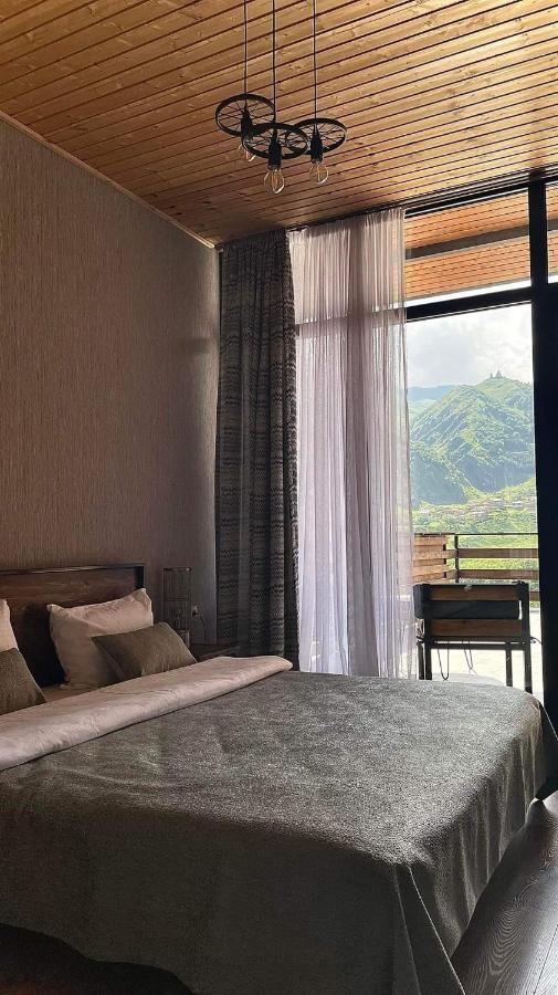 Capra Hotel Kazbegi Buitenkant foto