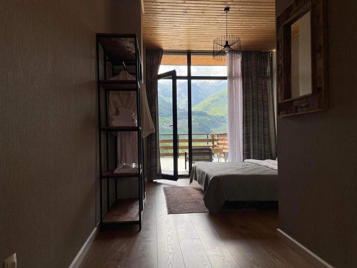 Capra Hotel Kazbegi Buitenkant foto